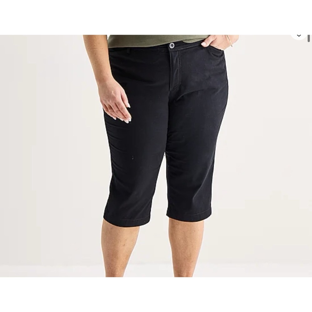 St. John's Bay Women's Secretly Slender Mid Rise Capri Pant Size 14P NWT